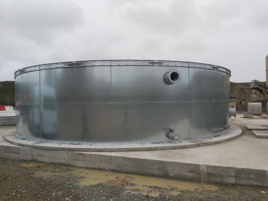Réservoir d'eau potable peu encombrant pour l'autoconstruction